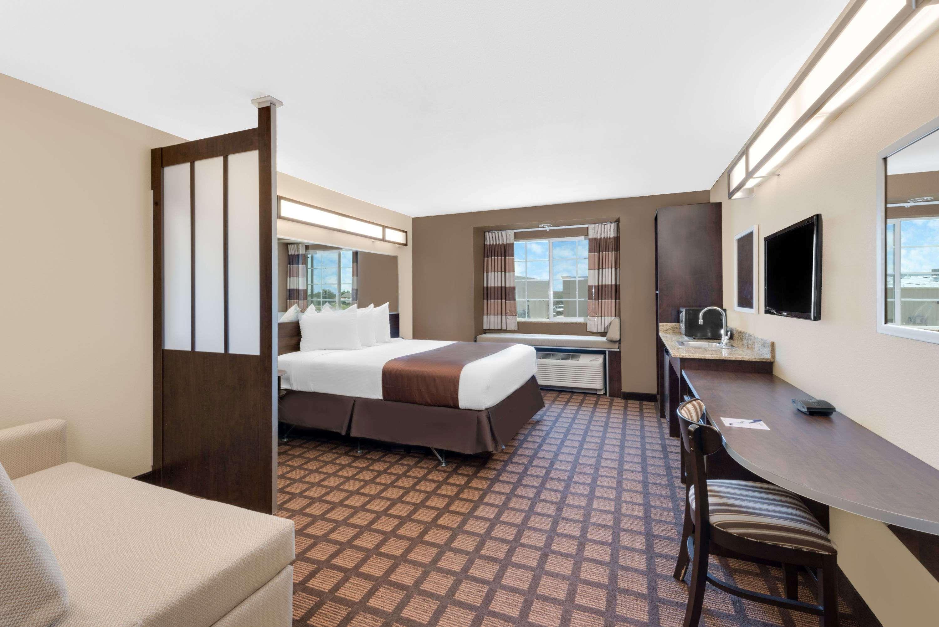 Microtel Inn & Suites By Wyndham Midland Exterior foto