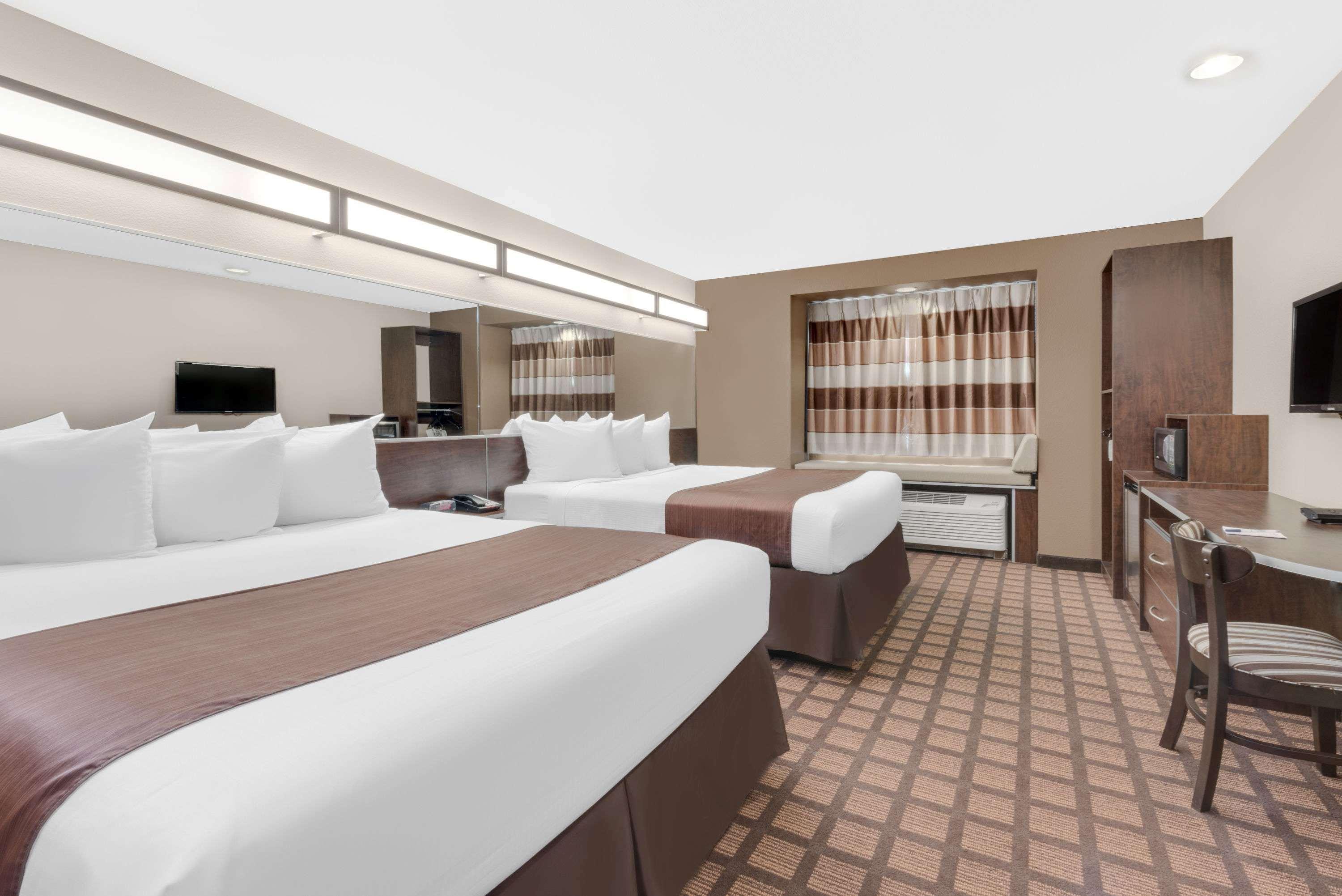 Microtel Inn & Suites By Wyndham Midland Exterior foto